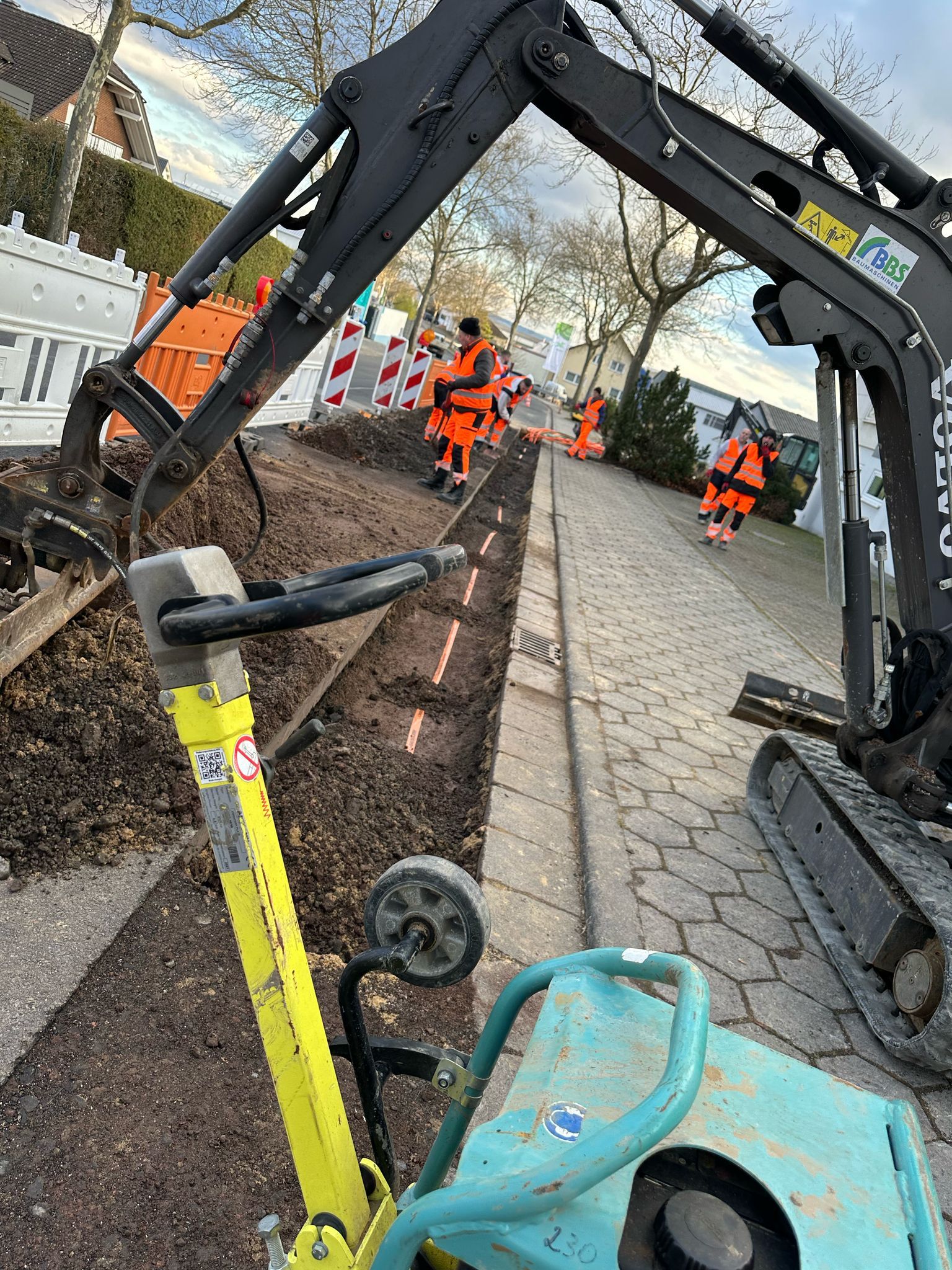 Construction work on a fibre-optic network in Hadres